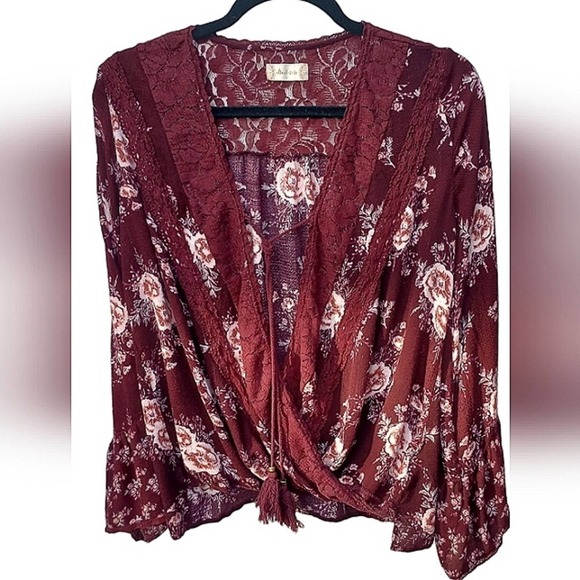 Altar'd State Tops - Large ALTARD STATE Flowy Top Blouse Lace Tassels floral Ruffled sleeve flower